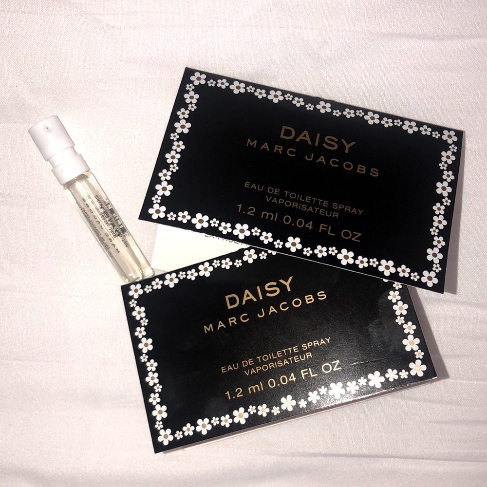 x2 Marc Jacobs Daisy